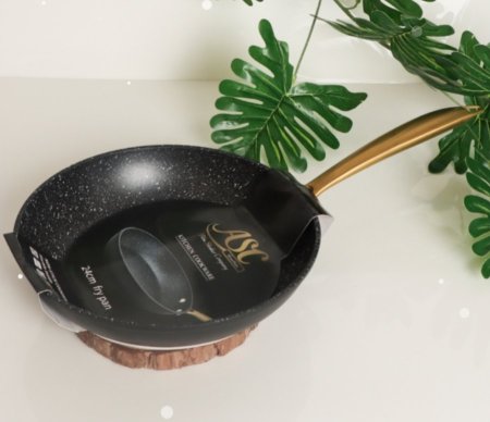 مقلى 20سم جرانيت اسود ماط يد ذهبي %ط5